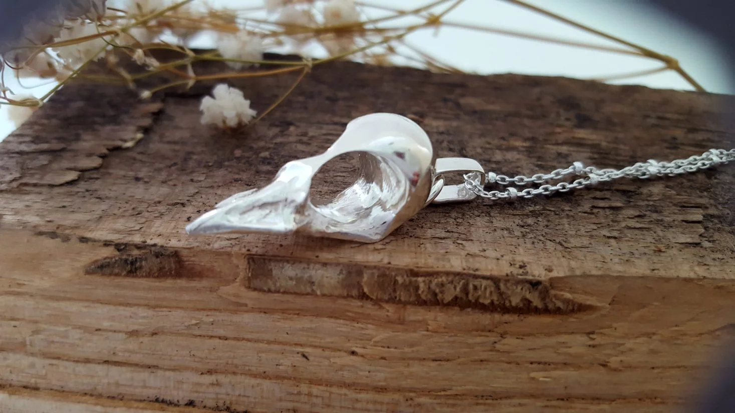 Silver skull pendant