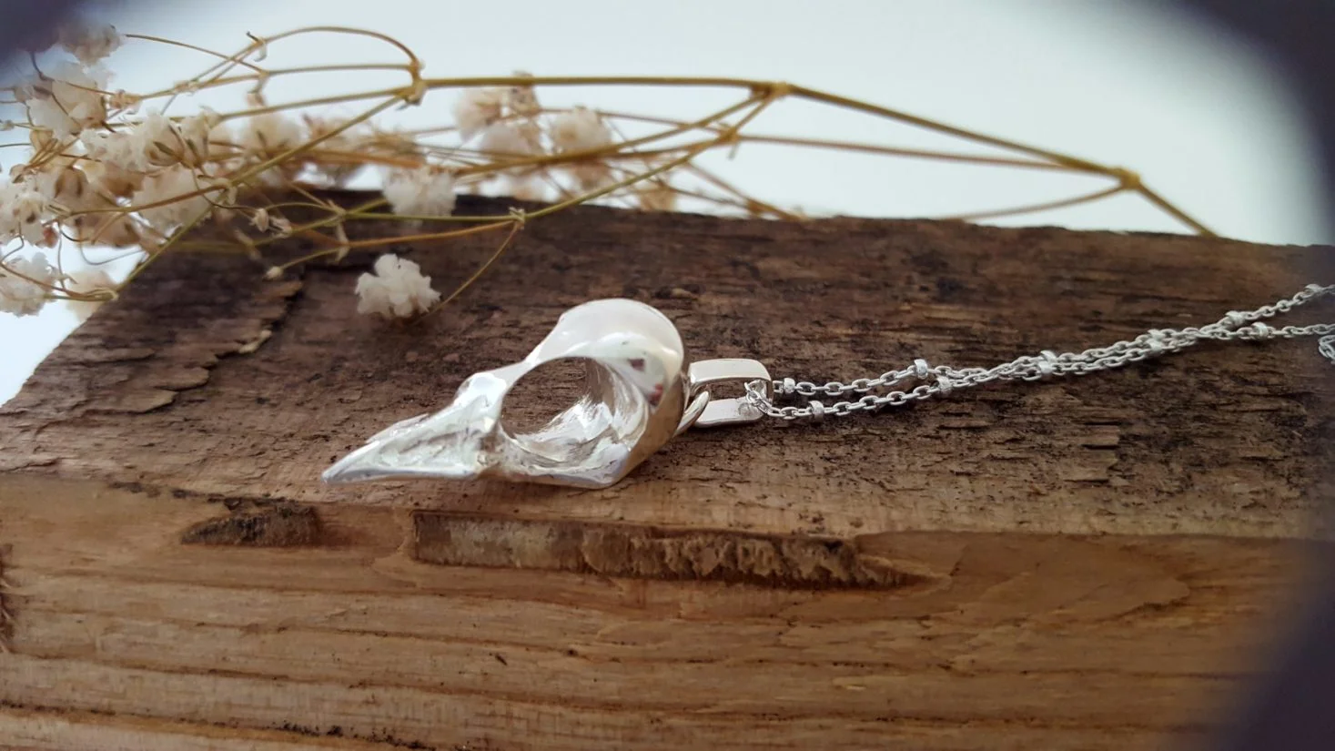 Silver skull pendant