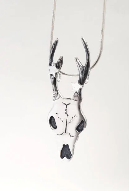 Ossia 2 stars deer skull pendant