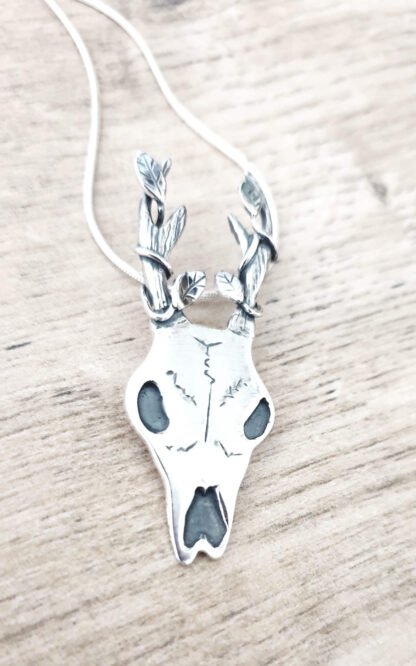 Ossia Vine Skull Pendant - Image 6