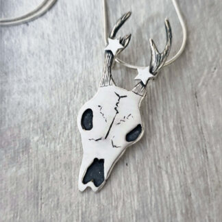 Ossia 2 stars deer skull pendant