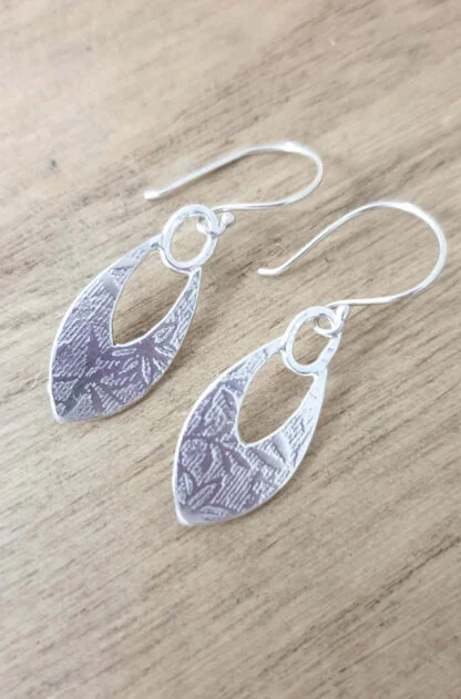Textured drop earrings