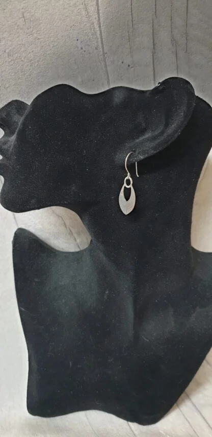 Textured drop earrings